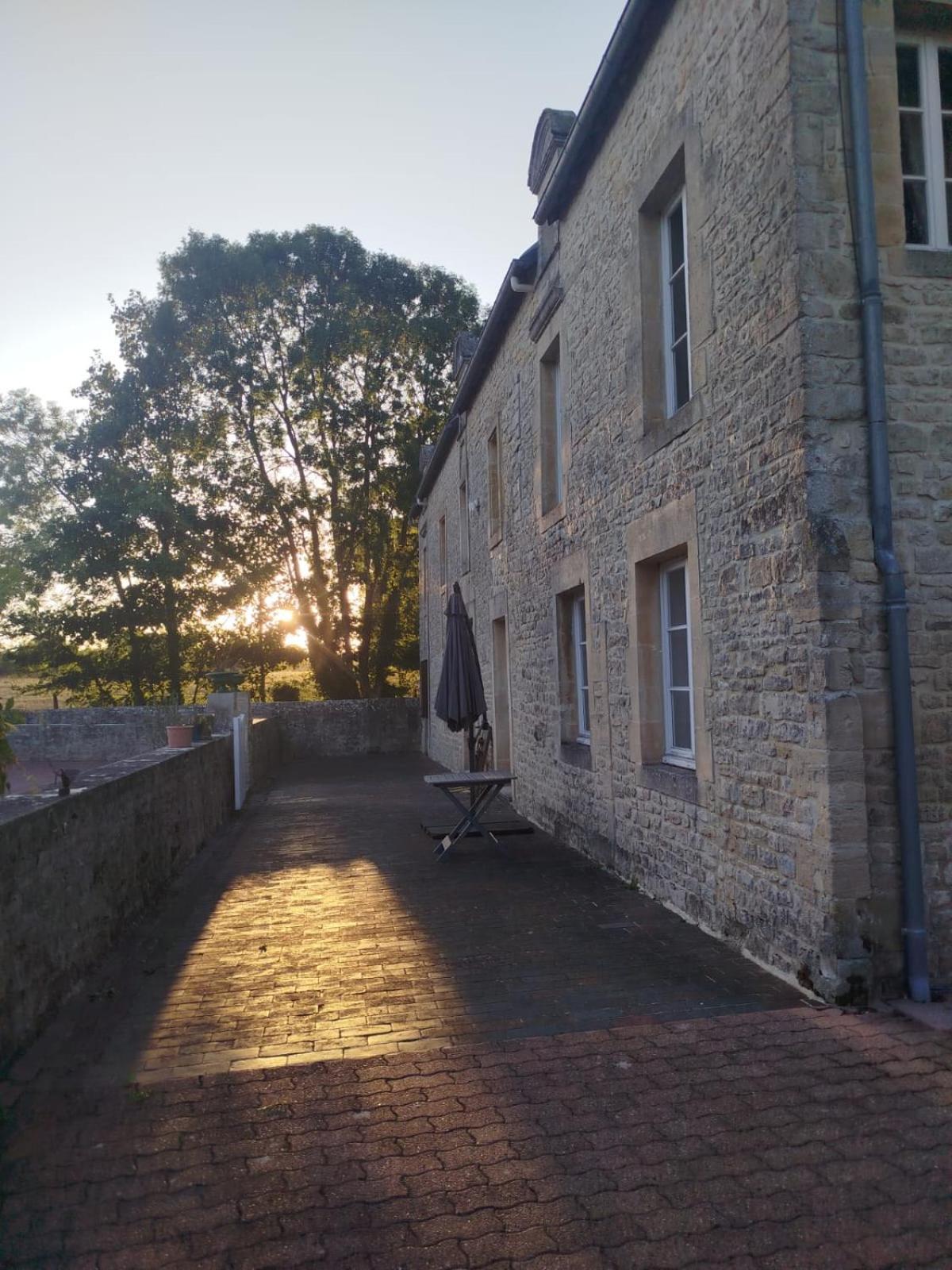 Maison De Charme Tour-en-Bessin Exterior foto