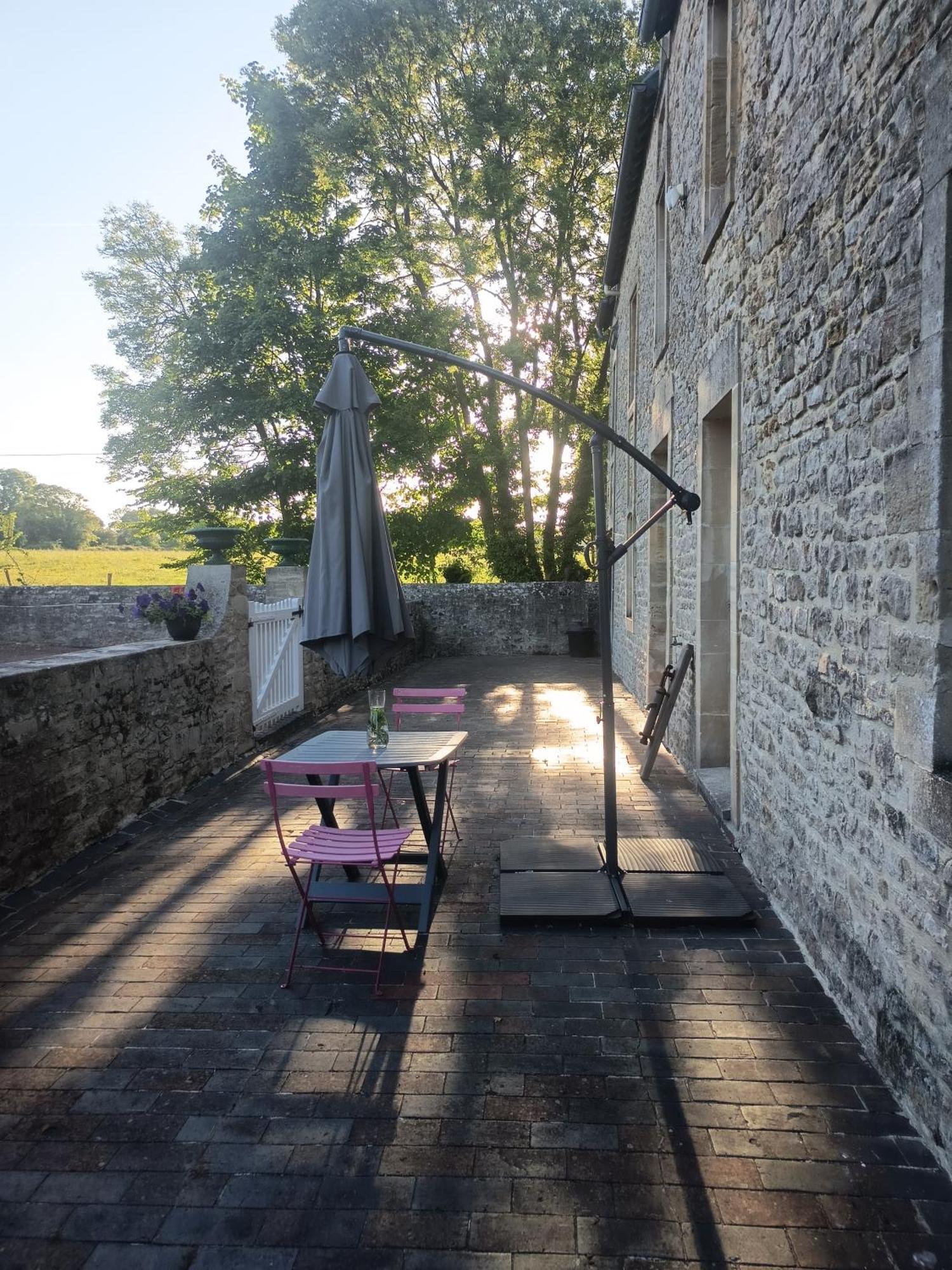 Maison De Charme Tour-en-Bessin Exterior foto